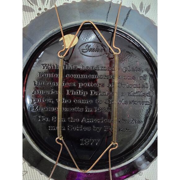 Fenton Iridescent Glass Collector Plate 1977“The Potter”(American Craftsmen #8) - Picture 10 of 12